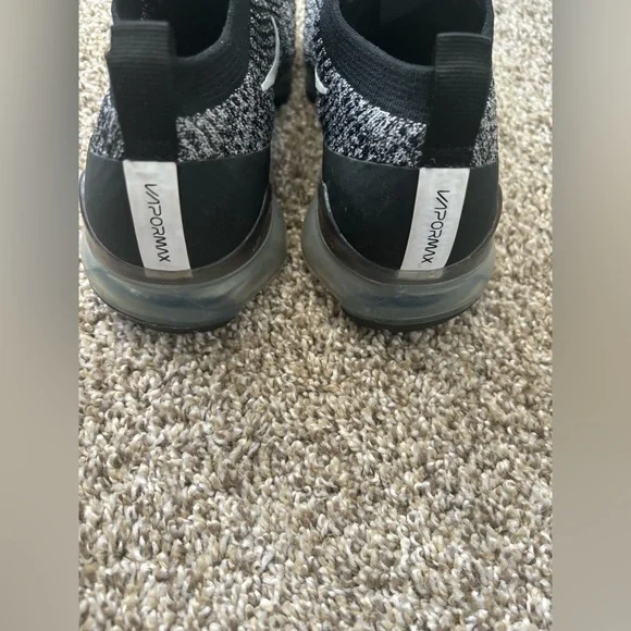 Women’s Nike Air VaporMax - Picture 3 of 10